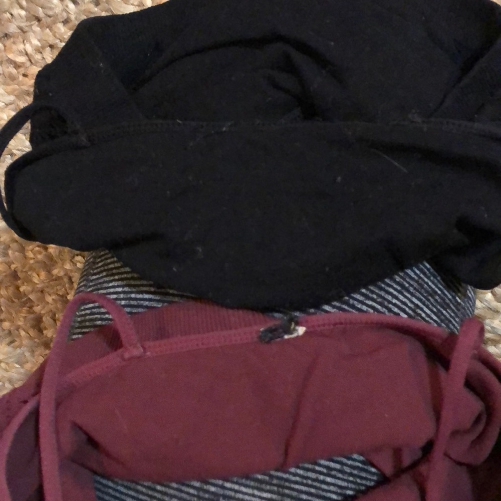 Tilly’s OS bralettes black and maroon - Picture 3 of 3